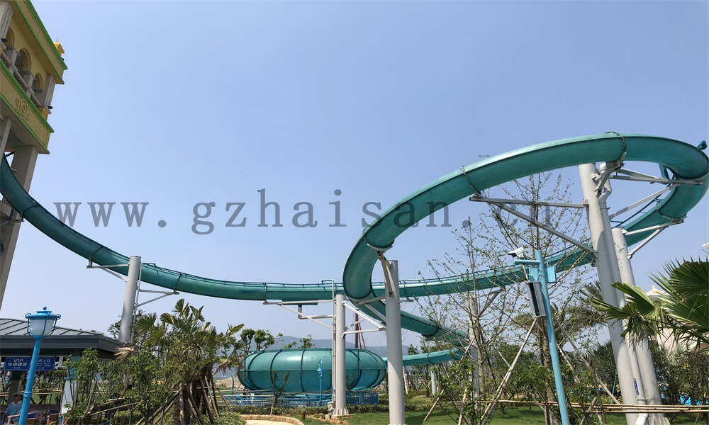 如何选择适合水上游乐场的定制设备？