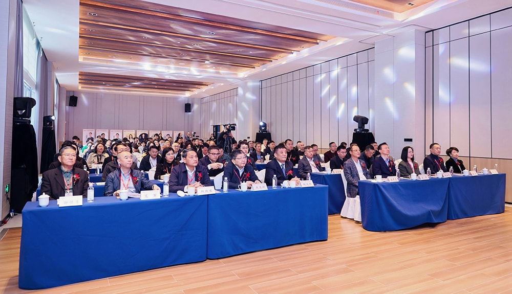 科技铸就非凡体验，专业成就行业标杆——金年会荣膺2025金冠奖“杰出水滑道设备奖”